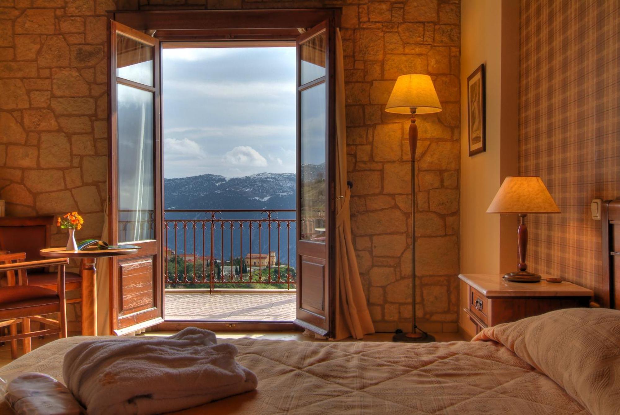 Alpen House Hotel & Suites Arachova Exterior photo